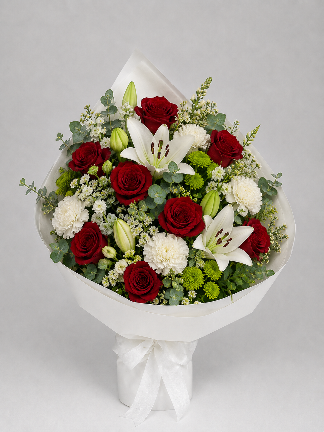 Red White Beauty bouquet up right