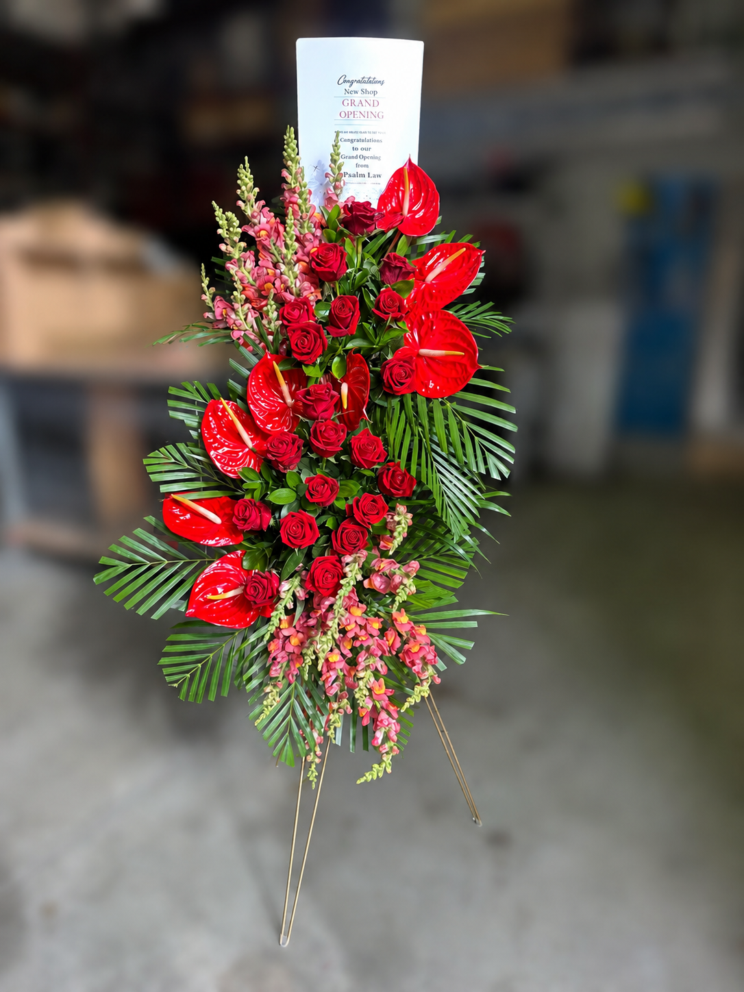 Red arrangement on stand.gtp chat