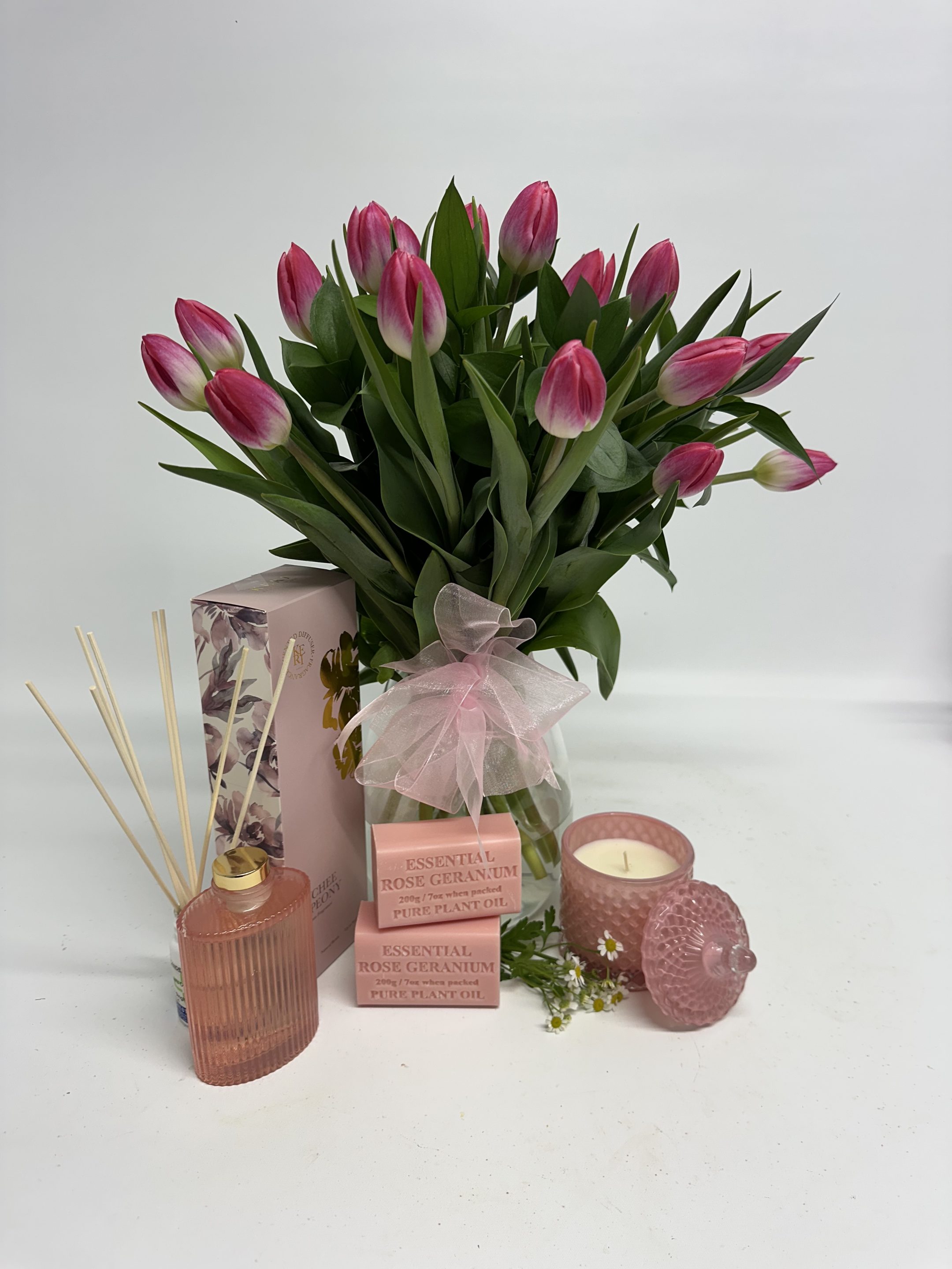 Tulips Glass vase pamper hamper