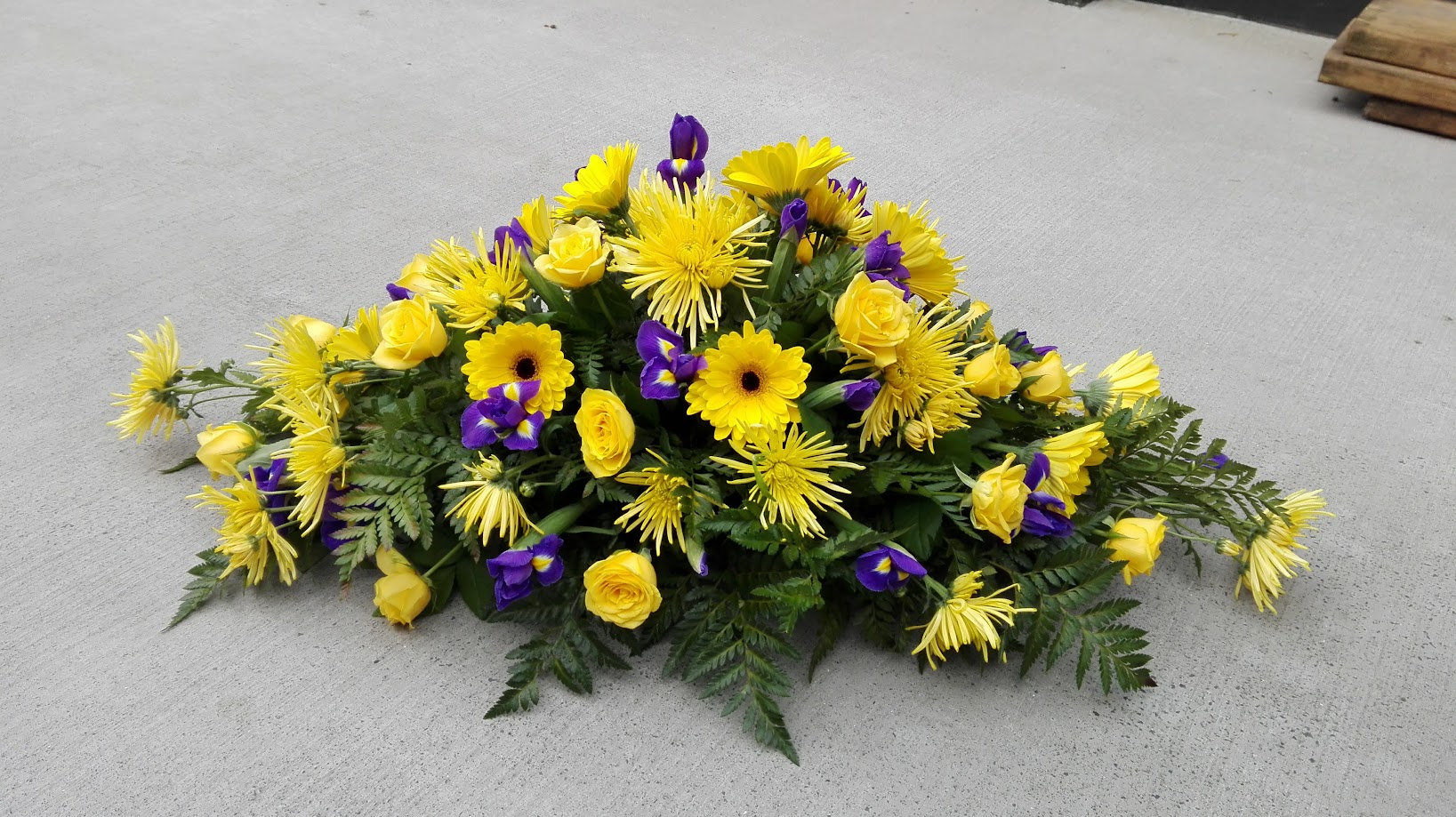 Yellow Casket Spary